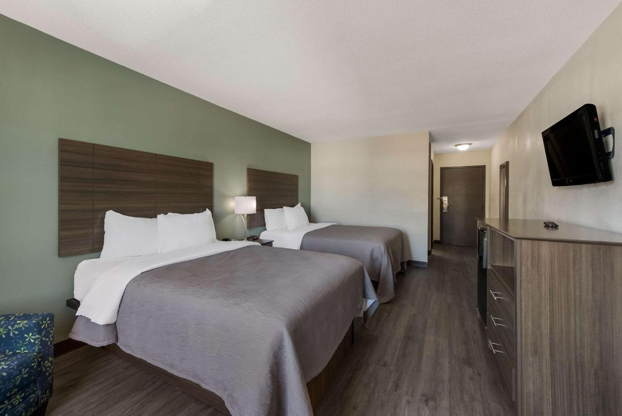 Quality Inn Airport Woodson Terrace Exteriér fotografie
