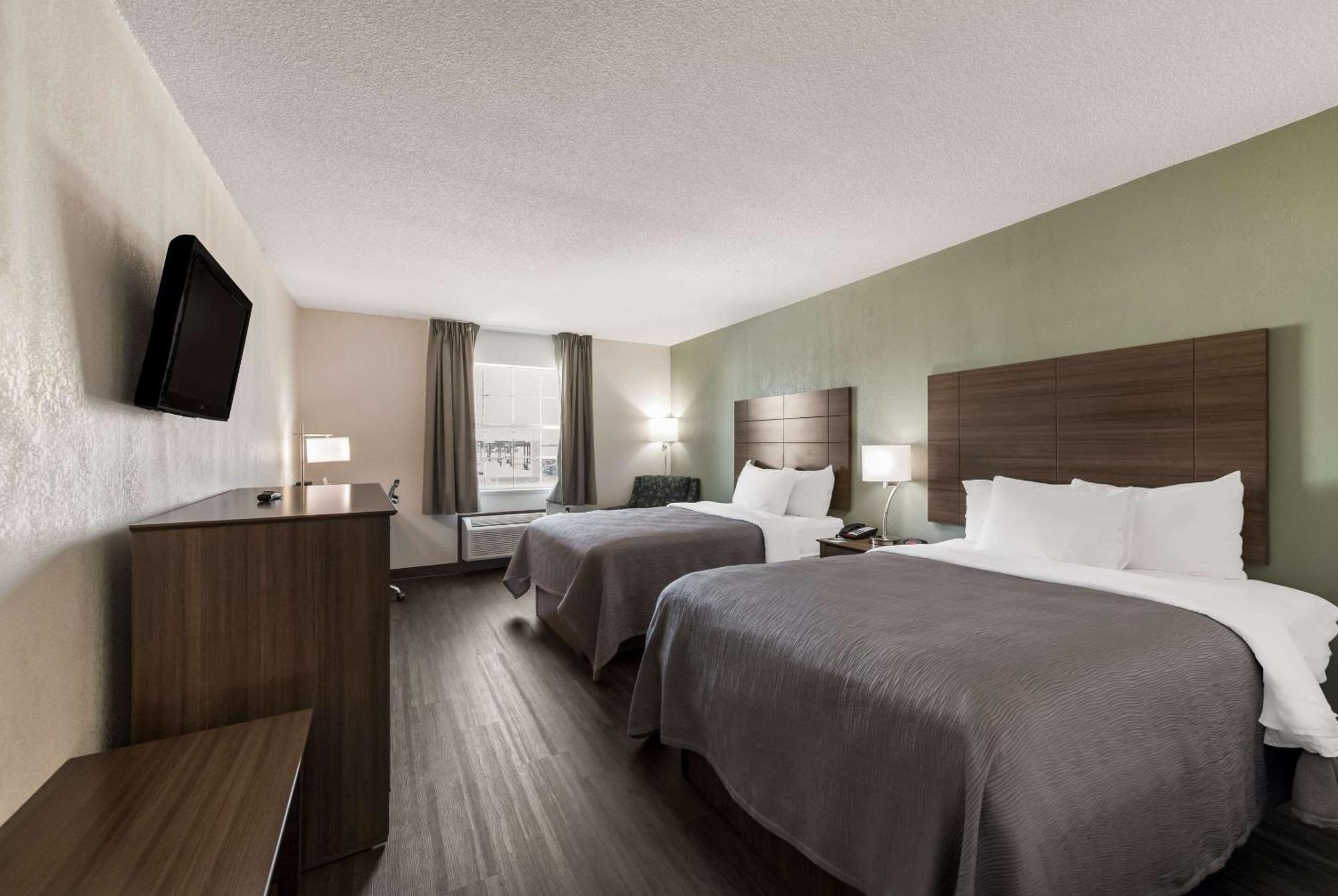 Quality Inn Airport Woodson Terrace Exteriér fotografie