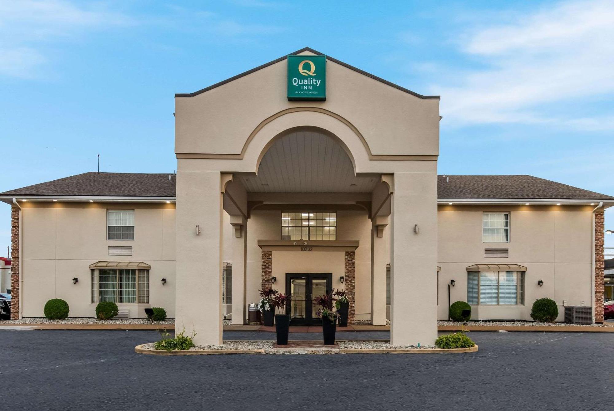Quality Inn Airport Woodson Terrace Exteriér fotografie